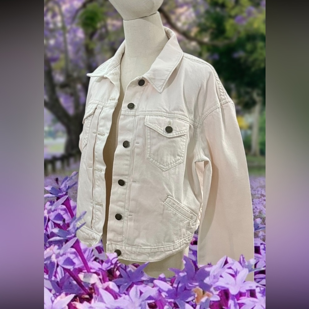 Old Navy Denim Jacket. Super Light Pink
Size: Large